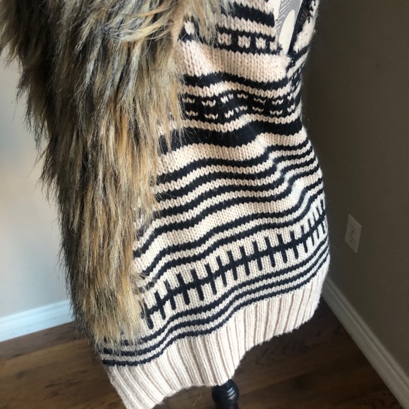 BB Dakota Jase Faux Fur trim sweater vest L - Picture 7 of 10